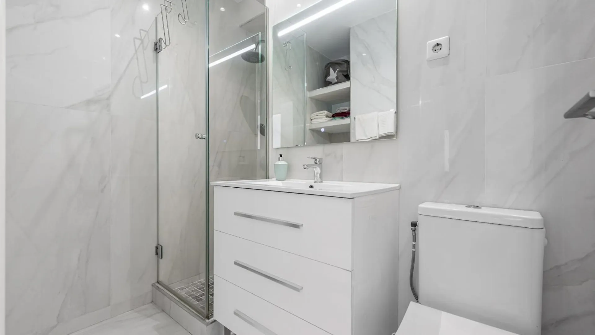 Amazing 2 Bedrooms Apartment In Marbella Centre
