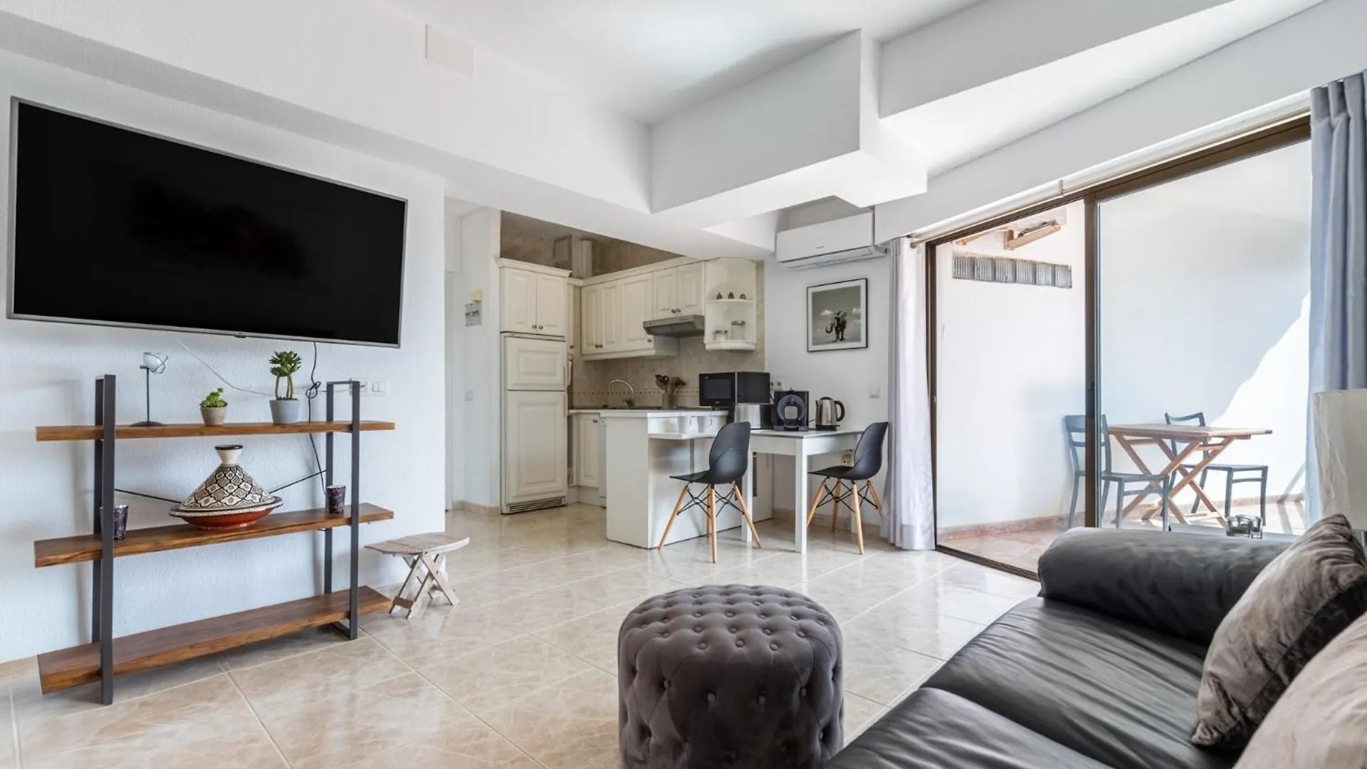 Amazing 2 Bedrooms Apartment In Marbella Centre