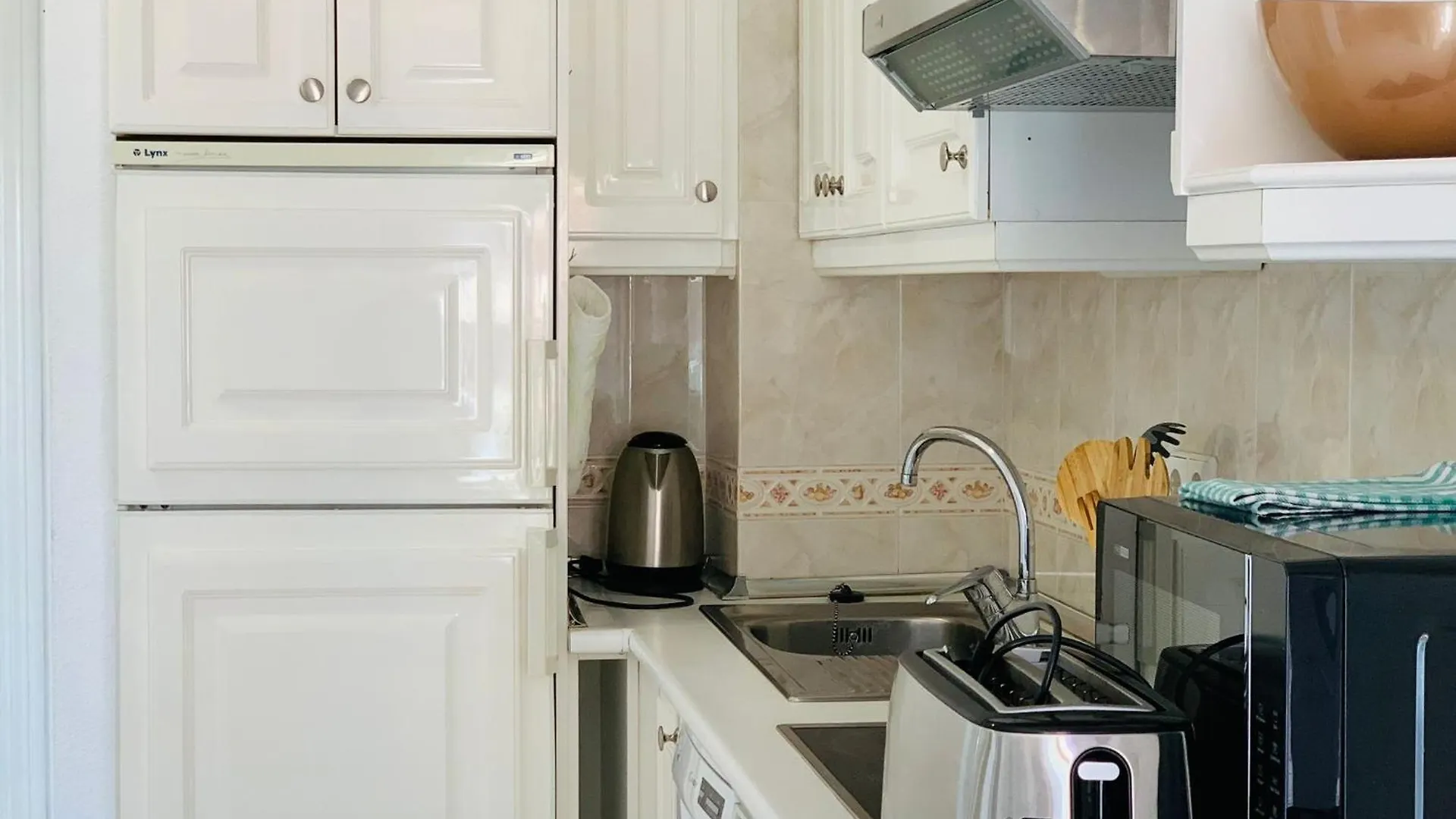 Amazing 2 Bedrooms Apartment In Marbella Centre